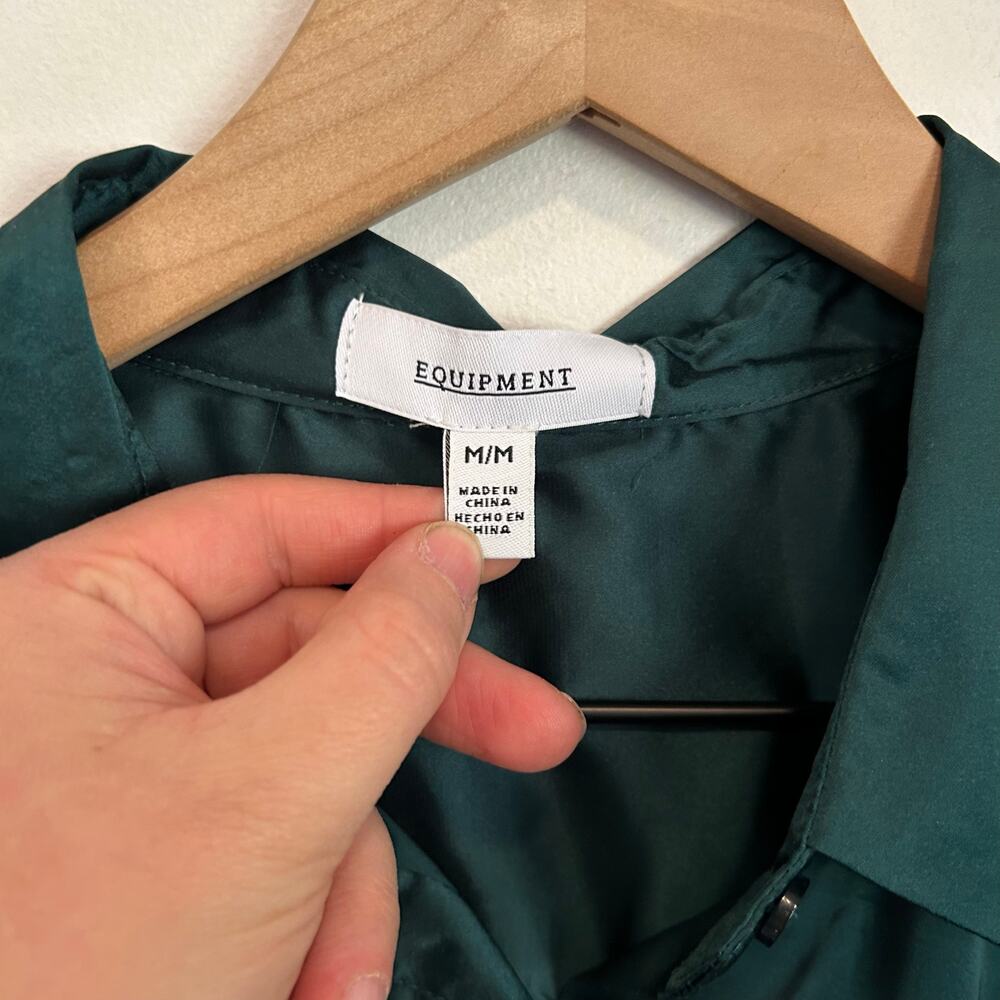 Equipment Essential Satin Button Up Blouse Green Size M - Picture 5 of 5